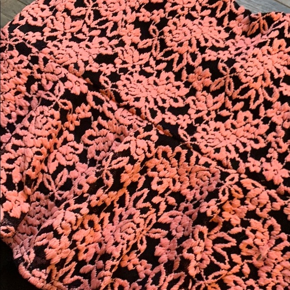 Black and light pink lace peplum top dress - Picture 2 of 3